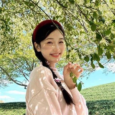 深深腥红
